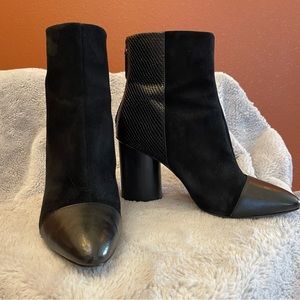 Nine West black suede leather toe and crock detail - Size 9